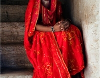 08-girl-in-her-bridal-sari