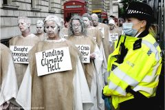 Digital-PhotoTravel_Andrew-Brochwicz-Lewinski_England_Dignified-Protest-Dignified-Policing_FIAP-Ribbon