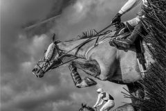 Digital-Open-Monochrome_Peter-Yendell_England_Jumping-over_