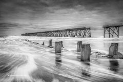 Digital-Open-Monochrome_Richard-Broomfield_England_Incoming-tide-Steetley-Piers_