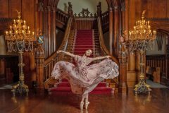 Digital-Open-Colour_Sue-Critchlow_England_Dancer-by-Grand-Staircase_