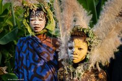 Digital-PhotoTravel_Sue-OConnell_England_Friends-in-Feather-Headdress_