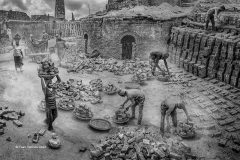Print-Open-Monochrome_Yuen-Yam-Au_Hong-Kong_Brickyard-Worker-3_